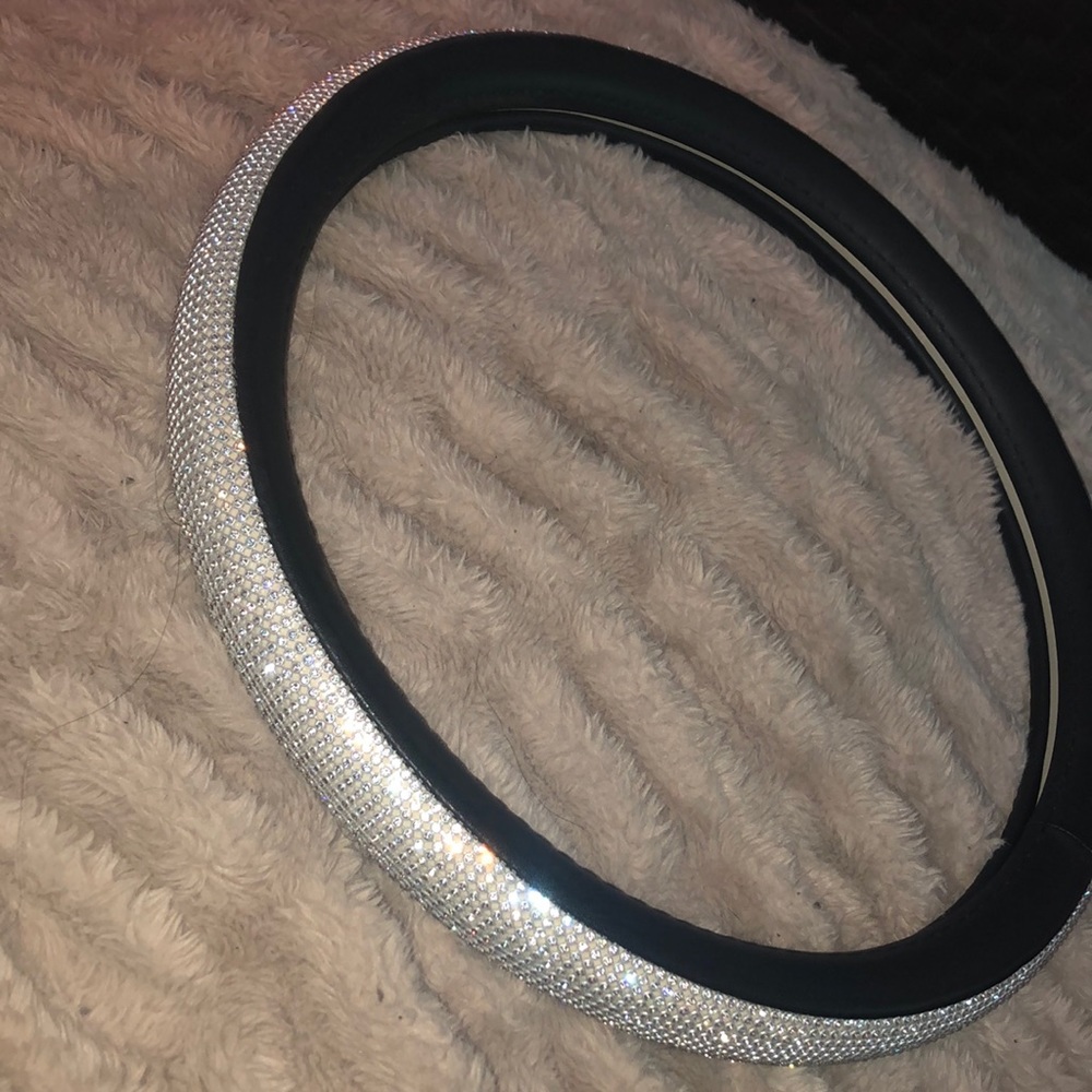 Diamond leather steering wheel with crystal bling